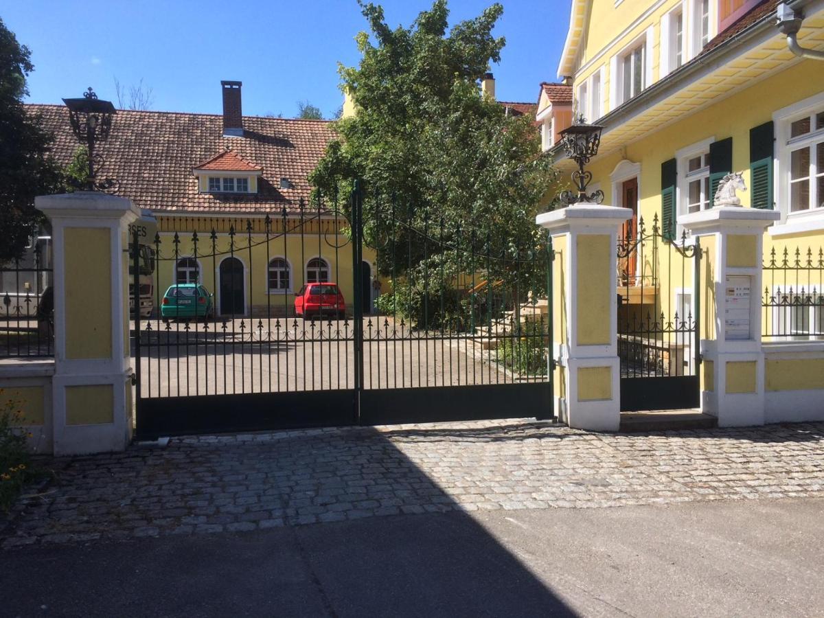 Ferienwohnung Im Gruenen Auf Idyllisch Gelegenen Gutshof Und Doch So Zentral فالدزهوت-تينغن المظهر الخارجي الصورة